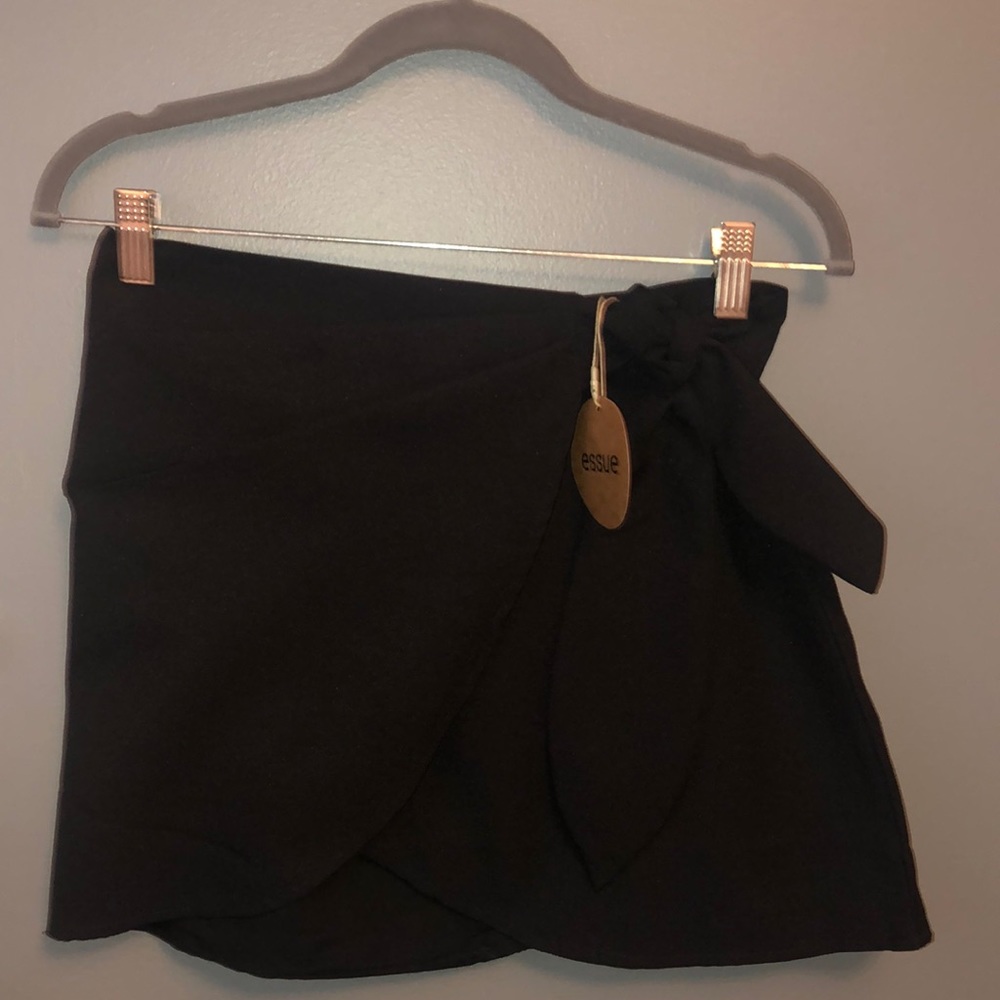 Essue Black Tie Mini Skirt